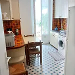 Large 2br Sunny 20 Meter Terrace Parking Shops *