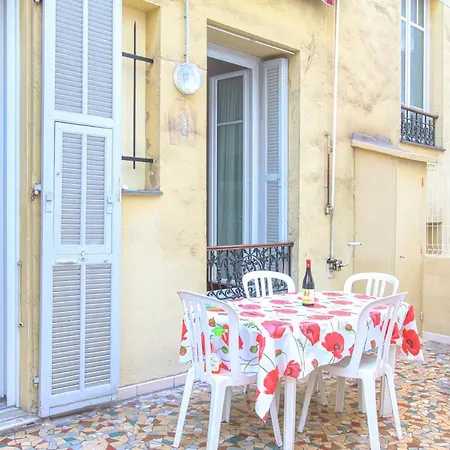 Large 2br Sunny 20 Meter Terrace Parking Shops * Nice