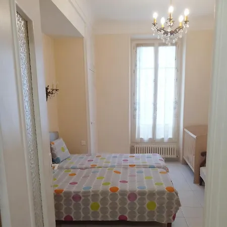 Large 2br Sunny 20 Meter Terrace Parking Shops Nice