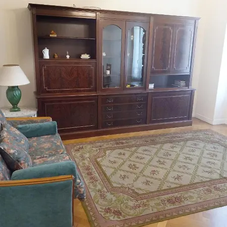 Large 2br Sunny 20 Meter Terrace Parking Shops Apartman