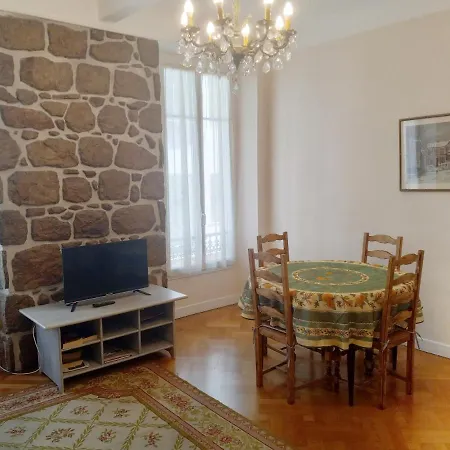 Apartman Large 2br Sunny 20 Meter Terrace Parking Shops *