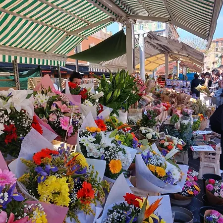 Large 2br Sunny 20 Meter Terrace Parking Shops Appartement