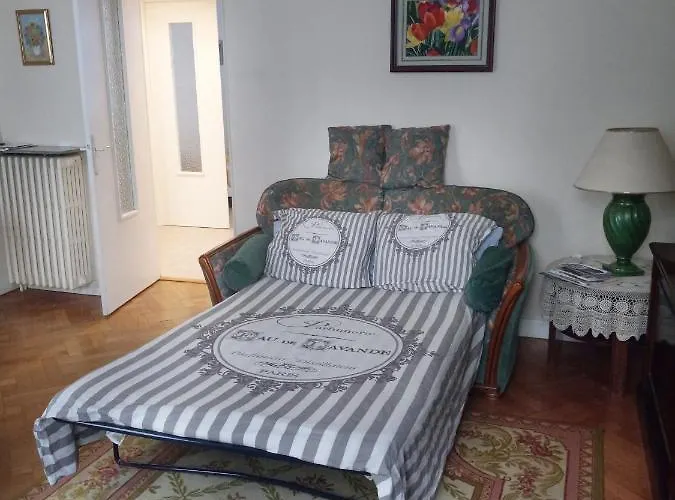 Large 2br Sunny 20 Meter Terrace Parking Shops Nice