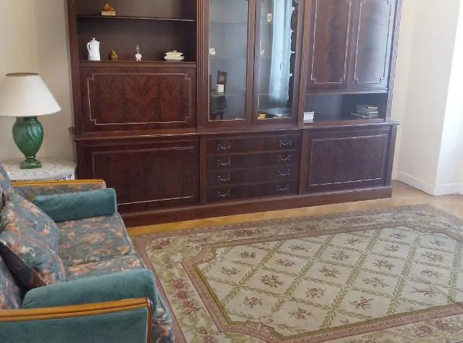 Large 2br Sunny 20 Meter Terrace Parking Shops Apartmán