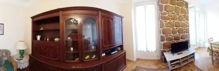 Apartmán Large 2br Sunny 20 Meter Terrace Parking Shops