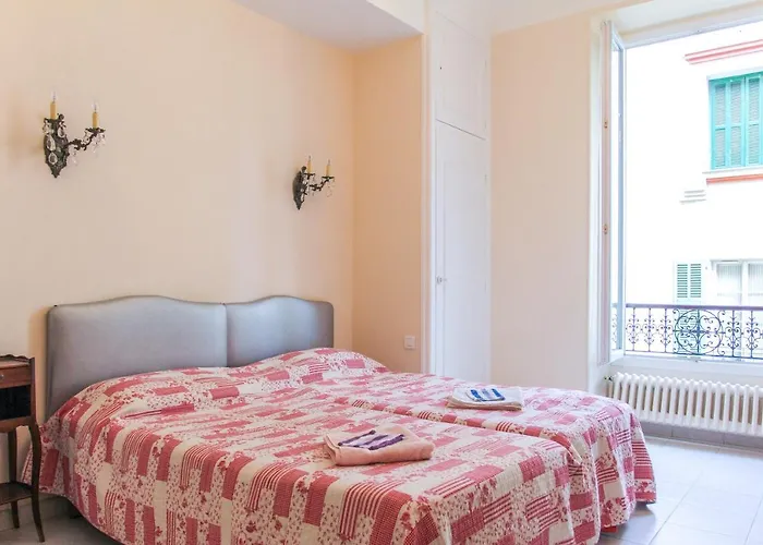 Large 2br Sunny 20 Meter Terrace Parking Shops Apartamento *