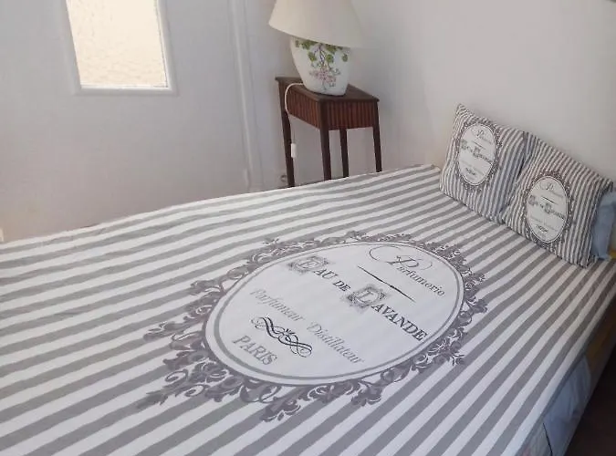 Large 2br Sunny 20 Meter Terrace Parking Shops