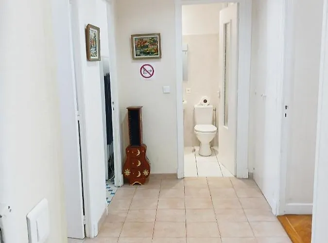 Large 2br Sunny 20 Meter Terrace Parking Shops Apartamento Nice