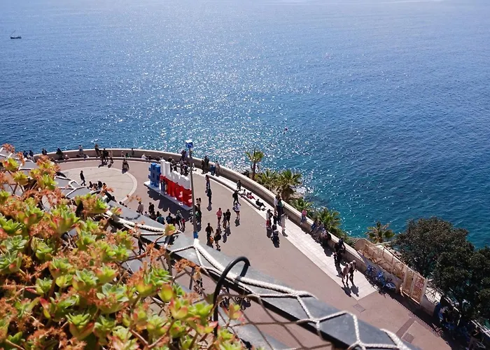 Large 2br Sunny 20 Meter Terrace Parking Shops Nice