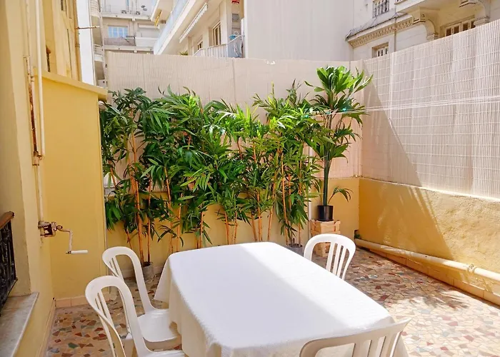 Large 2br Sunny 20 Meter Terrace Parking Shops Apartamento