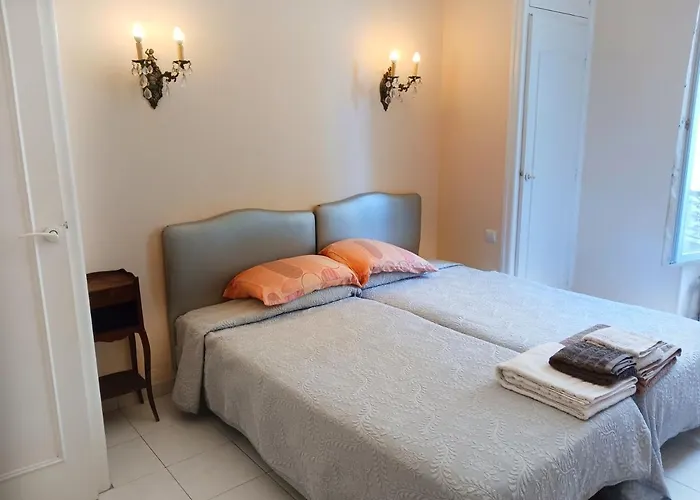 Large 2br Sunny 20 Meter Terrace Parking Shops Apartmán