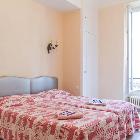 Large 2br Sunny 20 Meter Terrace Parking Shops Apartment *