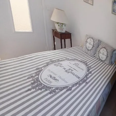 Large 2br Sunny 20 Meter Terrace Parking Shops