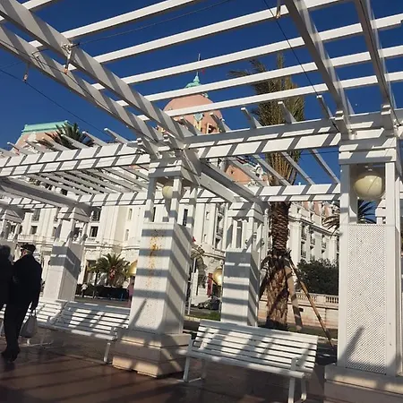 Apartment Large 2br Sunny 20 Meter Terrace Parking Shops