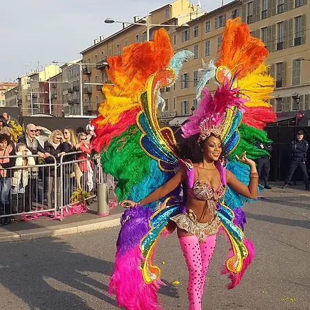 Large 2br Sunny 20 Meter Terrace Parking Shops Apartment *